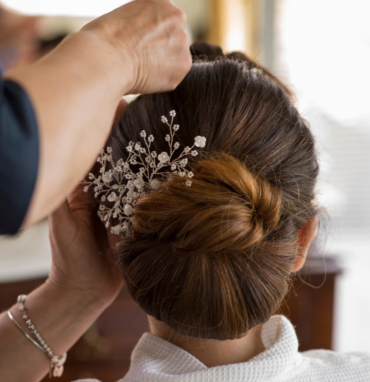  Disfrute de nuestros peinados y maquillaje para novias en Santiago